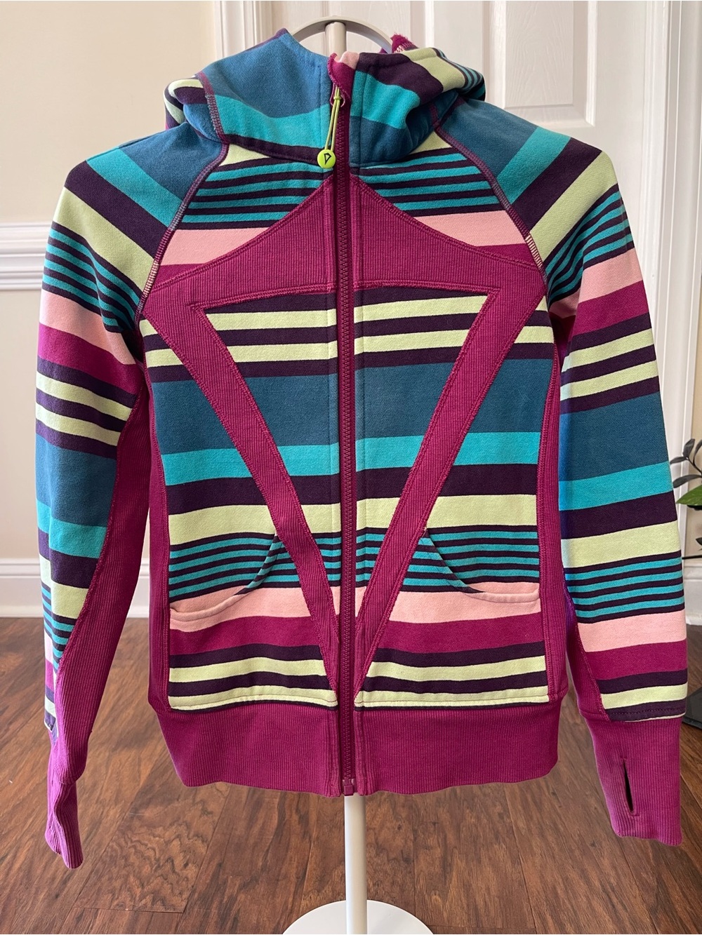 Ivivva by Lululemon Striped Geometric Full-Zip Athletic Hoodie Thumbholes 12 Y